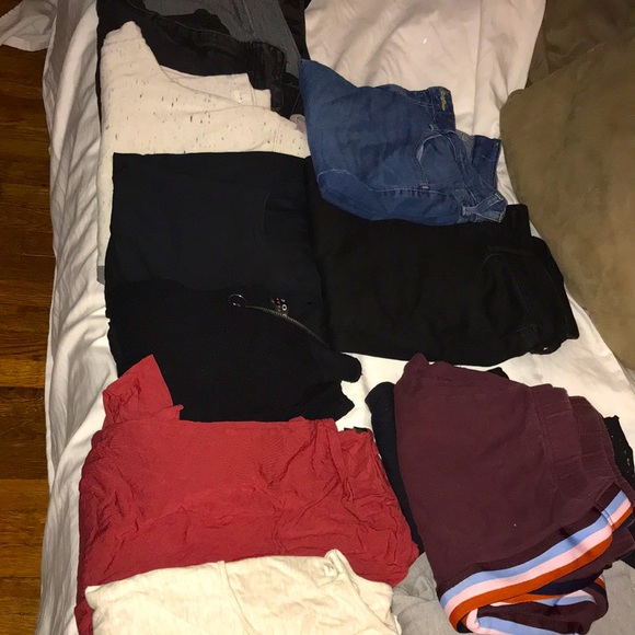 Women’s bulk clothing - Picture 1 of 2